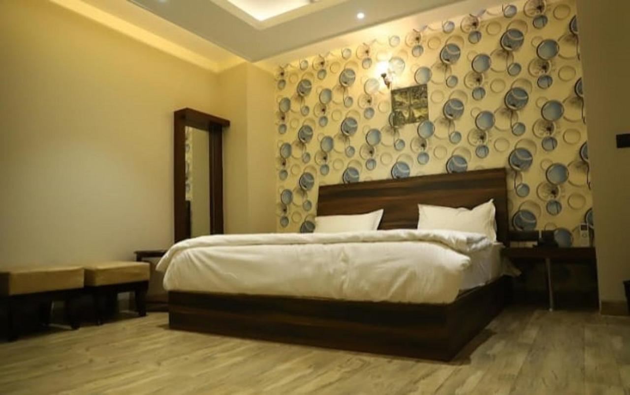 Hotel The Midnight By Wb Inn Agra  Zewnętrze zdjęcie
